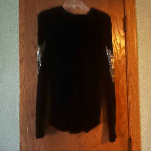 Vocal USA Long Sleeve Hoodie with Skull & Wings Design jeweled size large - Picture 11 of 11